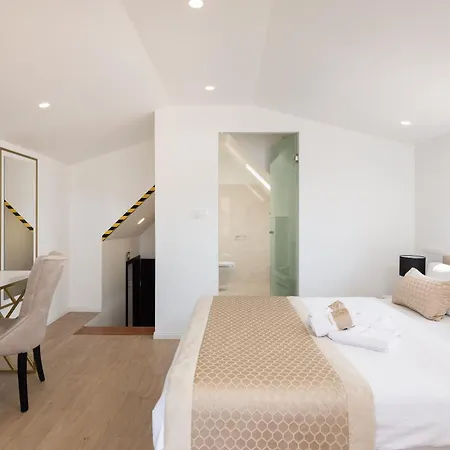 Oda ve Kahvaltı Le Premier Luxury Split