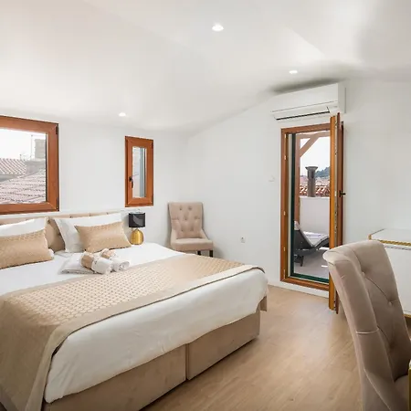 Le Premier Luxury Split