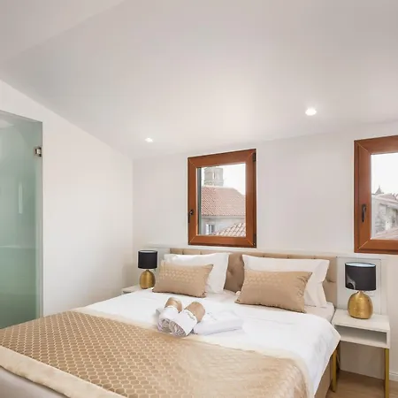 Le Premier Luxury - Exclusive Self Serviced