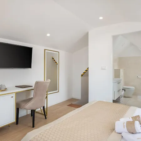 Le Premier Luxury krevet i doručak 4*