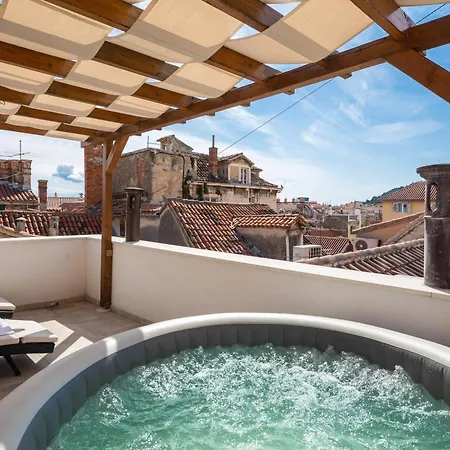 krevet i doručak Le Premier Luxury