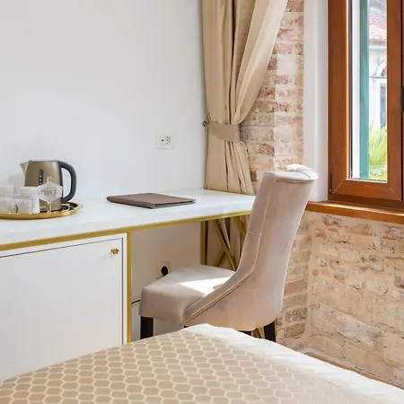 Le Premier Luxury Split