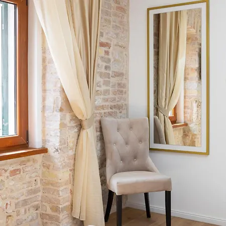 Le Premier Luxury 4* Split