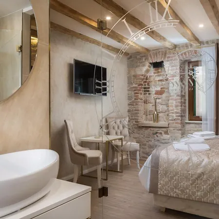 Le Premier Luxury - Exclusive Self Serviced