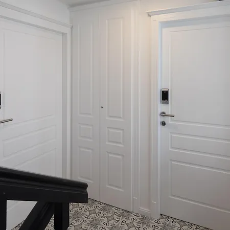 Le Premier Luxury - Exclusive Self Serviced 4*