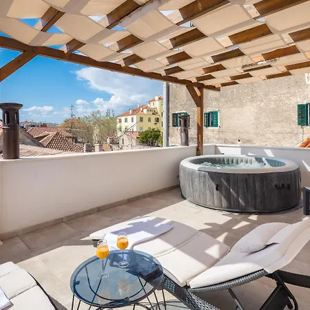 Le Premier Luxury - Exclusive Self Serviced 4*