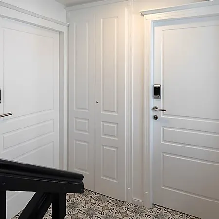 Le Premier Luxury 4*