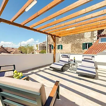 Le Premier Luxury Bed & Breakfast