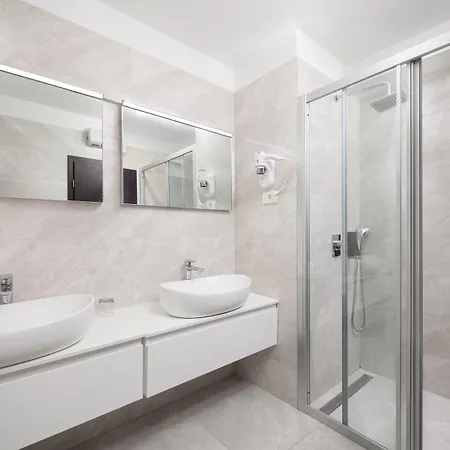 Le Premier Luxury krevet i doručak 4*