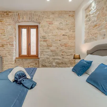 Le Premier Luxury Split