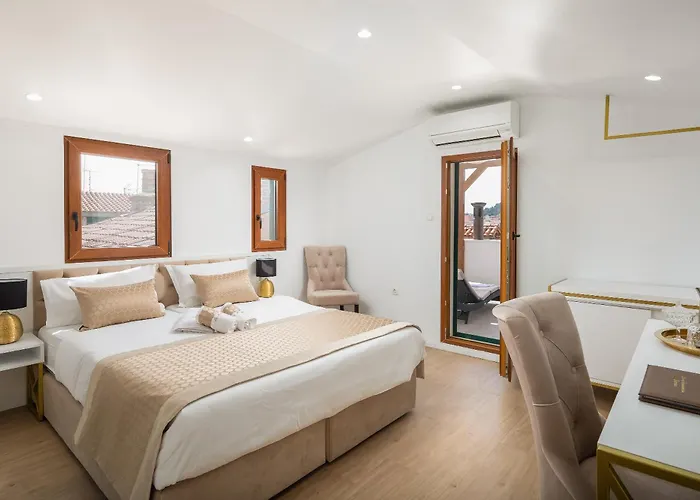 Le Premier Luxury Split