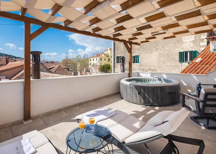 Le Premier Luxury Split