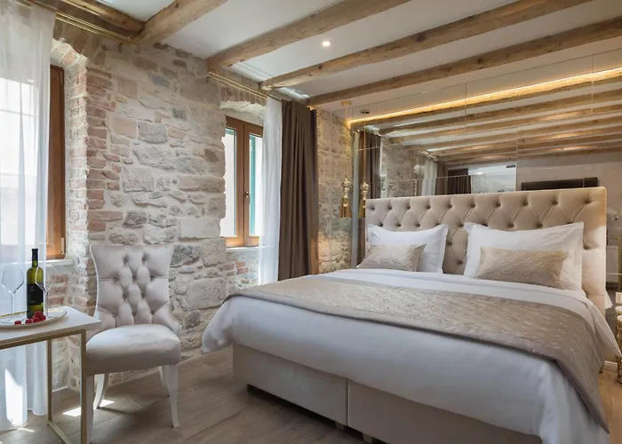 Le Premier Luxury Split