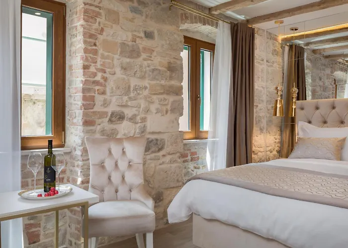 Le Premier Luxury Bed & Breakfast