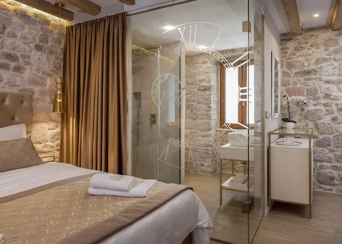 Le Premier Luxury 4*