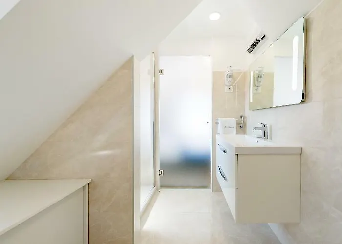 Le Premier Luxury 4* Split