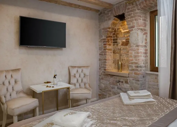 Le Premier Luxury Bed & Breakfast