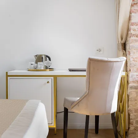Le Premier Luxury