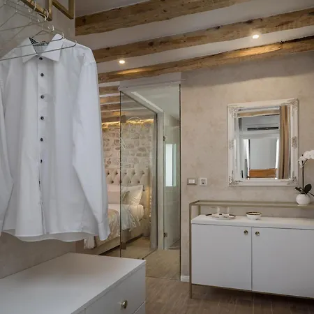 Le Premier Luxury 4*